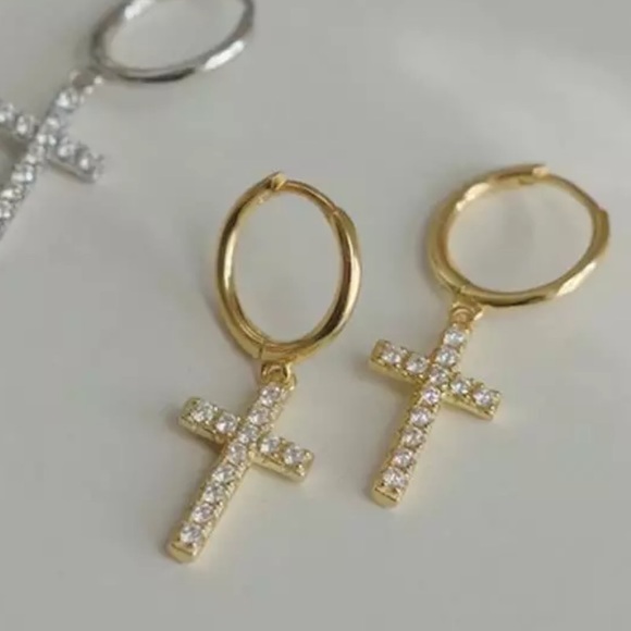 ⚡️Insta gold plated cross earrings - Picture 6 of 6